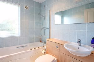 Family bathroom- click for photo gallery